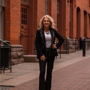 Meet your Posher, Jennifer